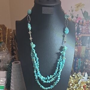 Elegant Turquoise Beaded Necklace
